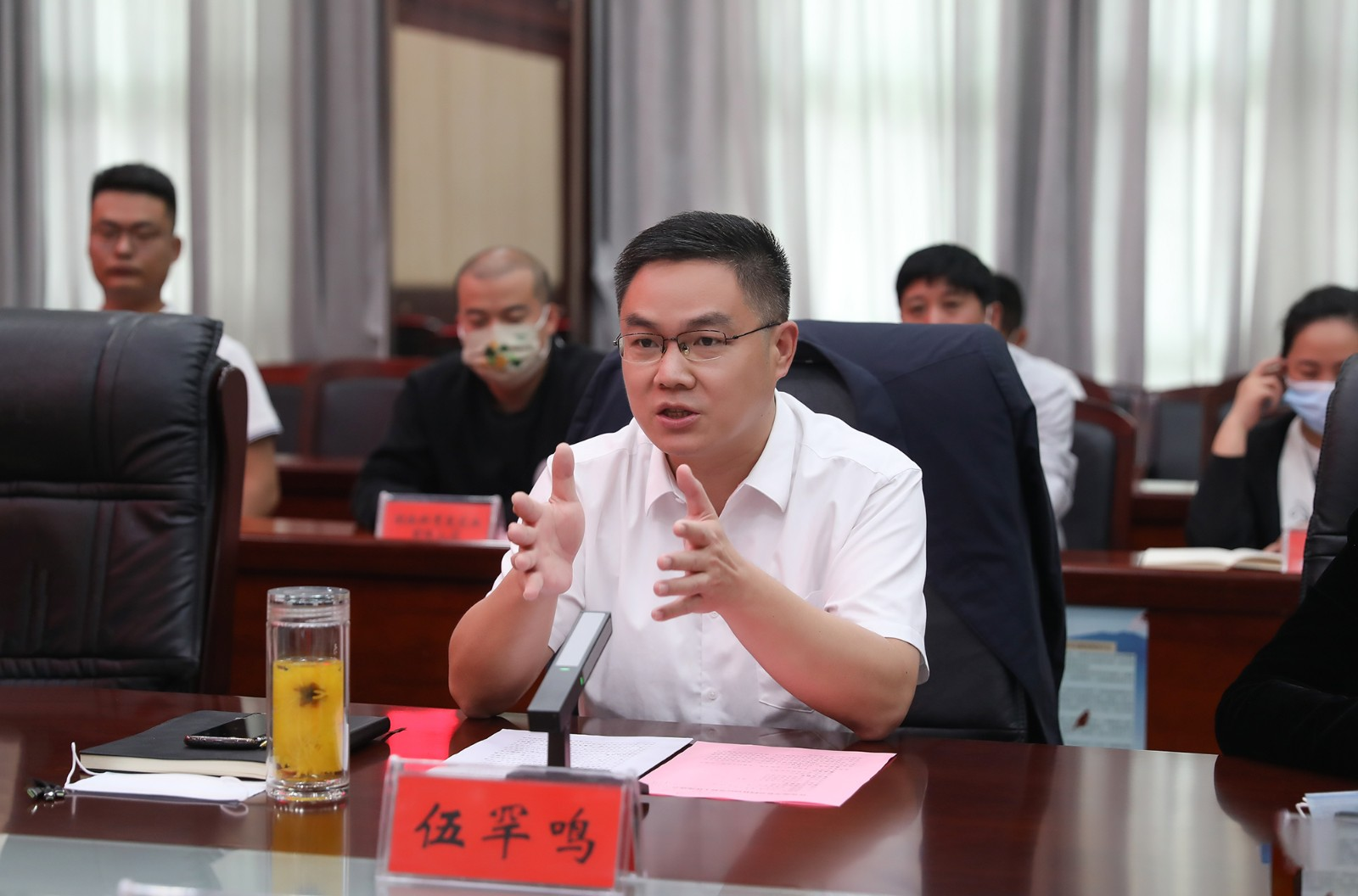 怀化海关调研我县外贸工作伍罕鸣主持调研座谈会